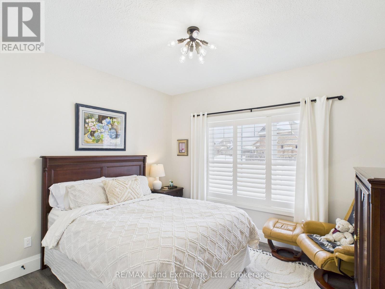 405 Mccullough Crescent, Kincardine, Ontario  N2Z 0A8 - Photo 17 - X12702536