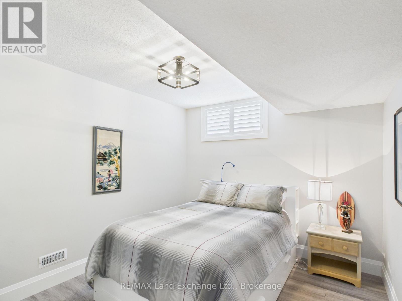 405 Mccullough Crescent, Kincardine, Ontario  N2Z 0A8 - Photo 25 - X12702536