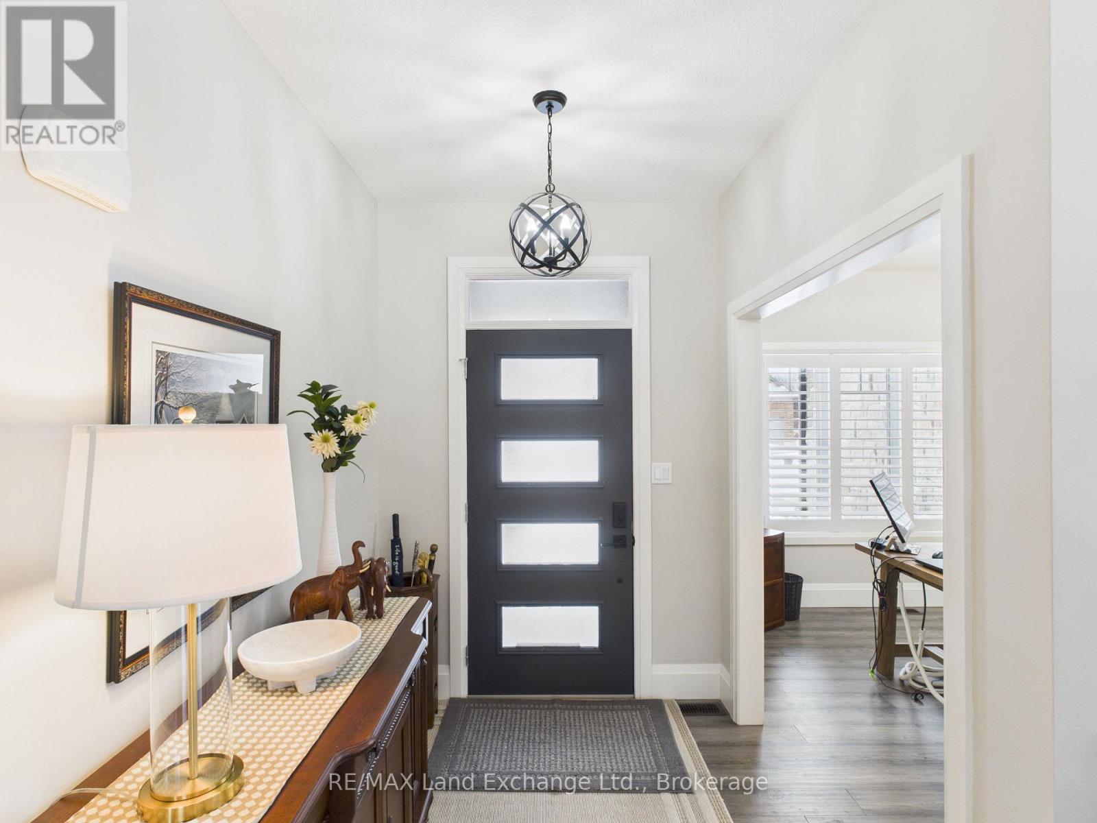 405 Mccullough Crescent, Kincardine, Ontario  N2Z 0A8 - Photo 3 - X12702536