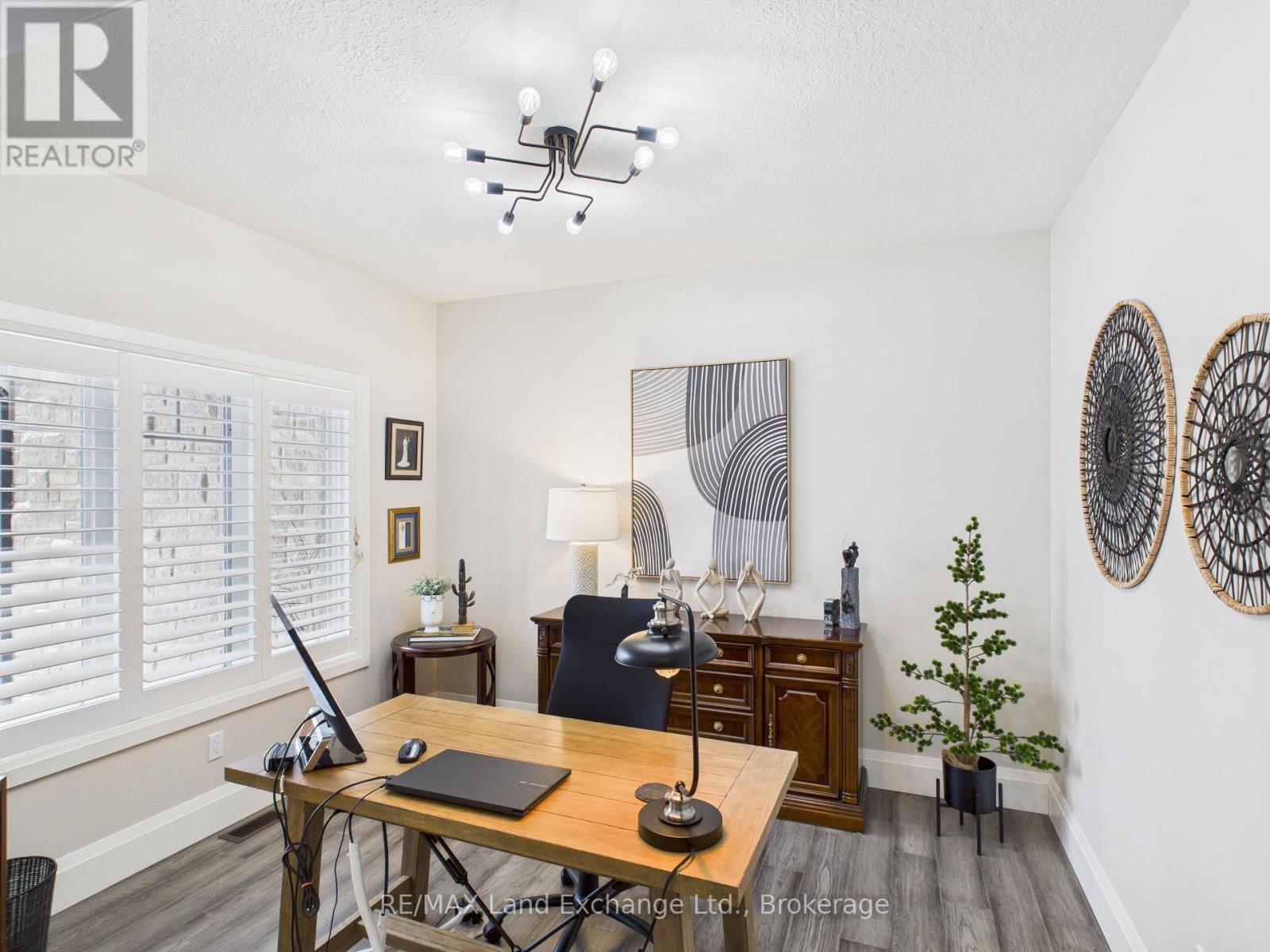 405 Mccullough Crescent, Kincardine, Ontario  N2Z 0A8 - Photo 4 - X12702536