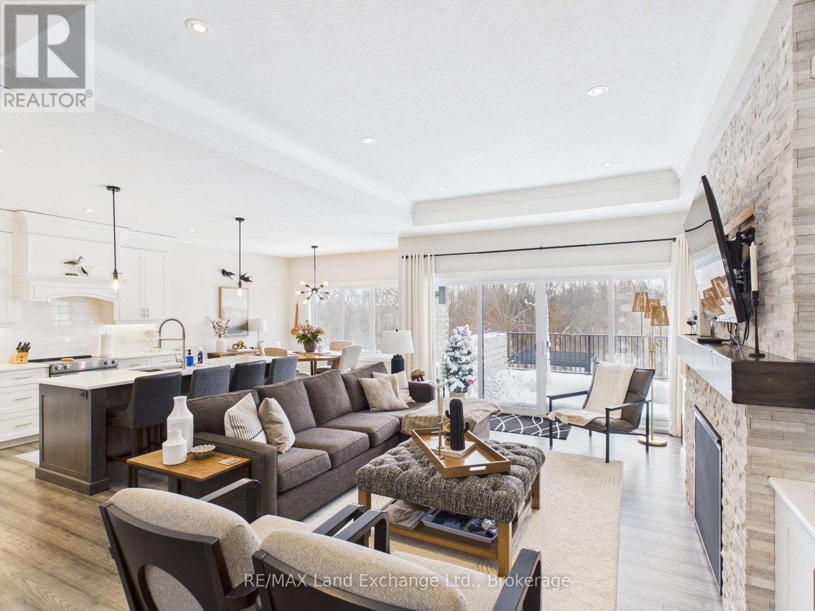 405 Mccullough Crescent, Kincardine, Ontario  N2Z 0A8 - Photo 5 - X12702536