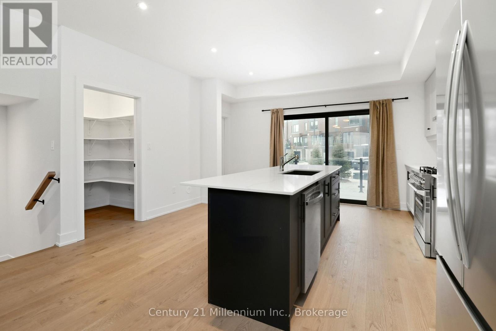 25 - 117 Sladden Court, Blue Mountains, Ontario  N0H 2P0 - Photo 11 - X12702604