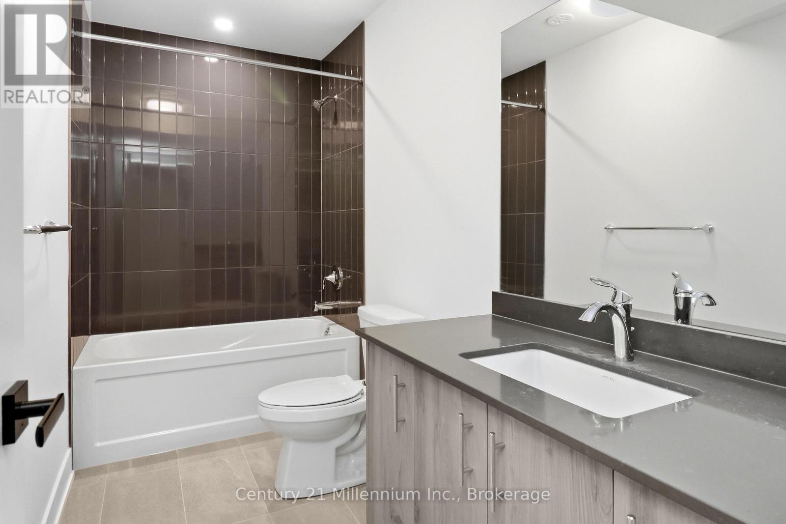 25 - 117 Sladden Court, Blue Mountains, Ontario  N0H 2P0 - Photo 17 - X12702604