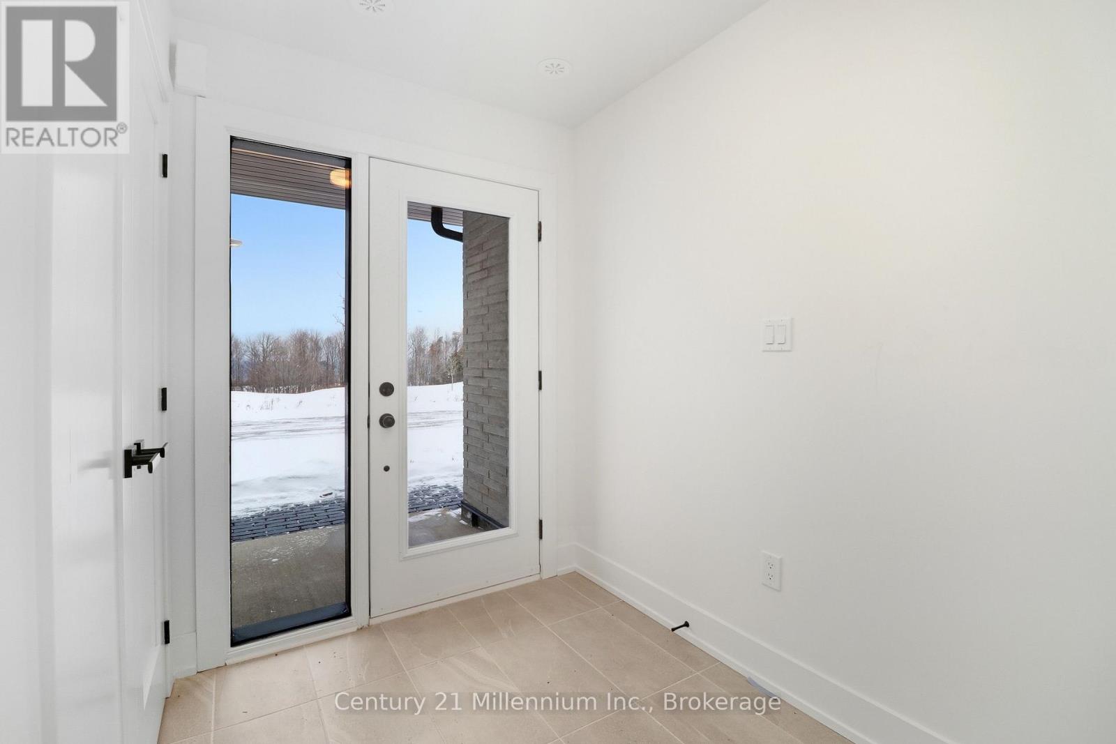 25 - 117 Sladden Court, Blue Mountains, Ontario  N0H 2P0 - Photo 3 - X12702604