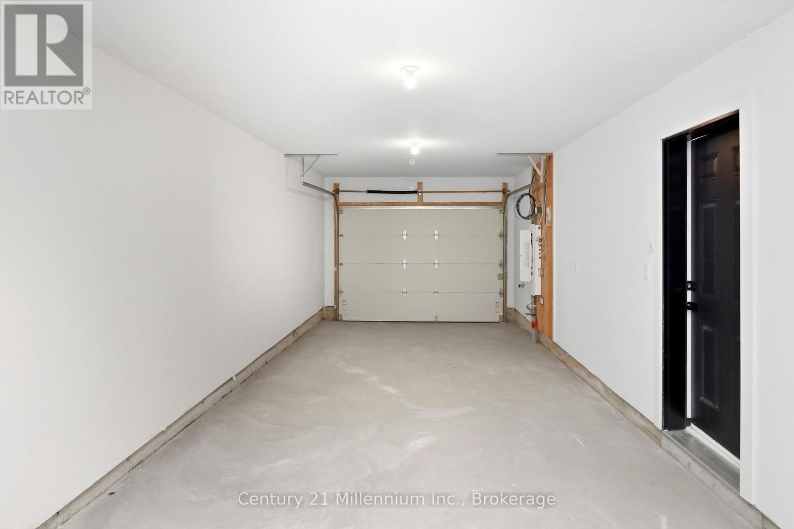 25 - 117 Sladden Court, Blue Mountains, Ontario  N0H 2P0 - Photo 32 - X12702604