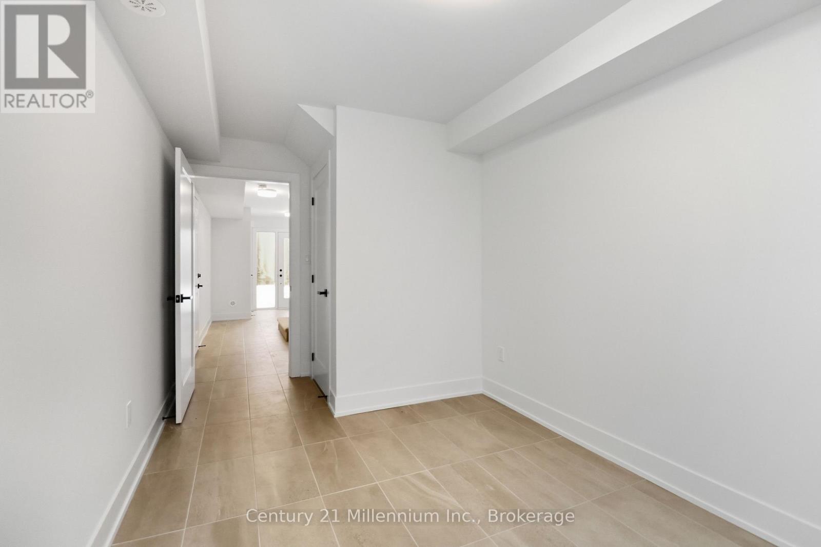 25 - 117 Sladden Court, Blue Mountains, Ontario  N0H 2P0 - Photo 5 - X12702604