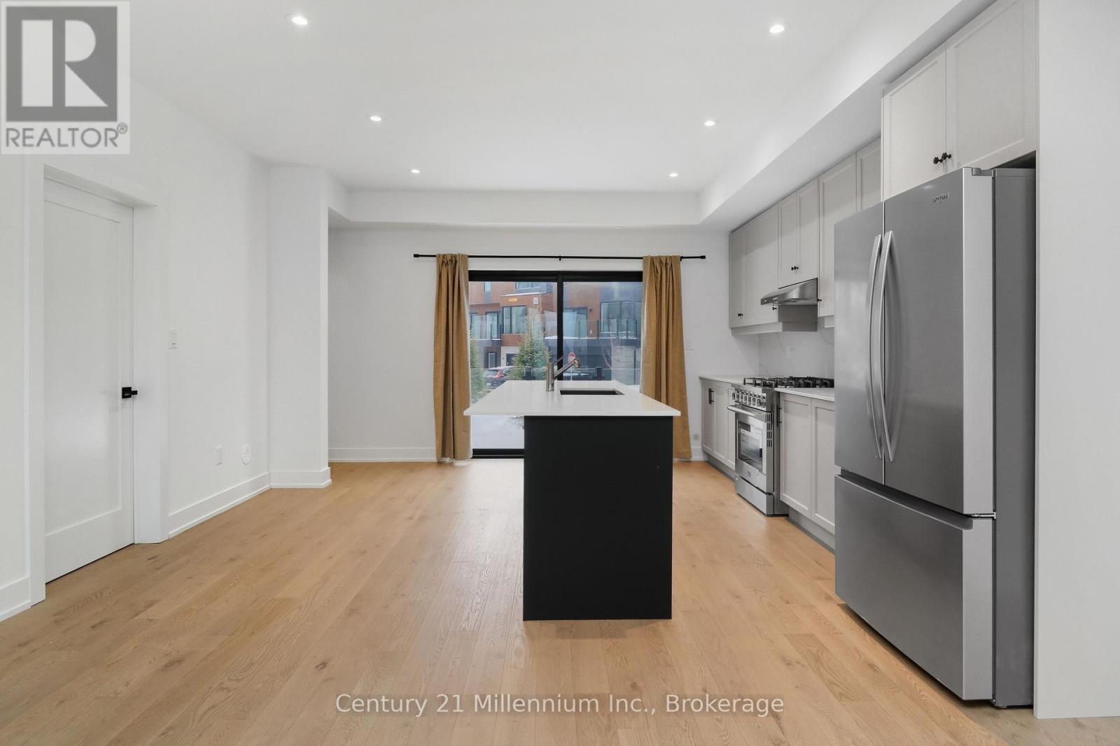 25 - 117 Sladden Court, Blue Mountains, Ontario  N0H 2P0 - Photo 7 - X12702604