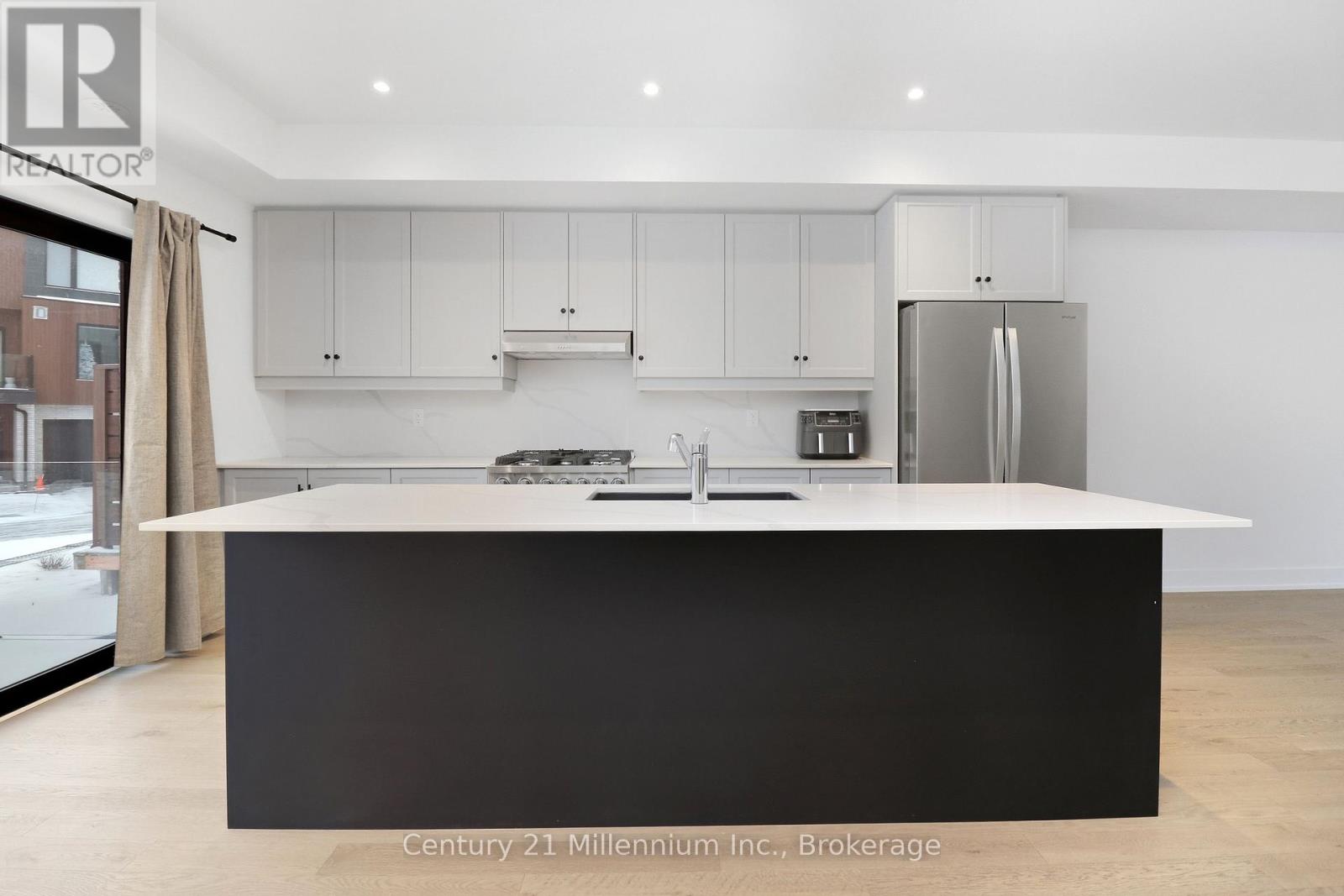 25 - 117 Sladden Court, Blue Mountains, Ontario  N0H 2P0 - Photo 8 - X12702604