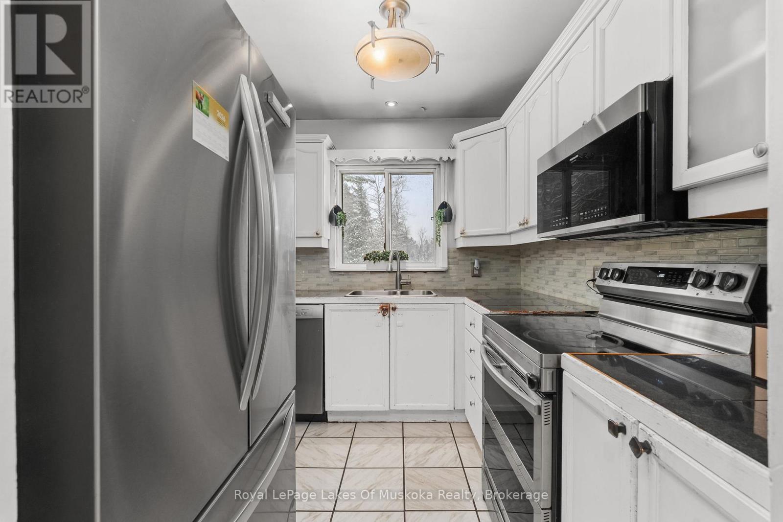 2892 60 Highway E, Lake Of Bays (Franklin), Ontario  P0A 1H0 - Photo 13 - X12702616