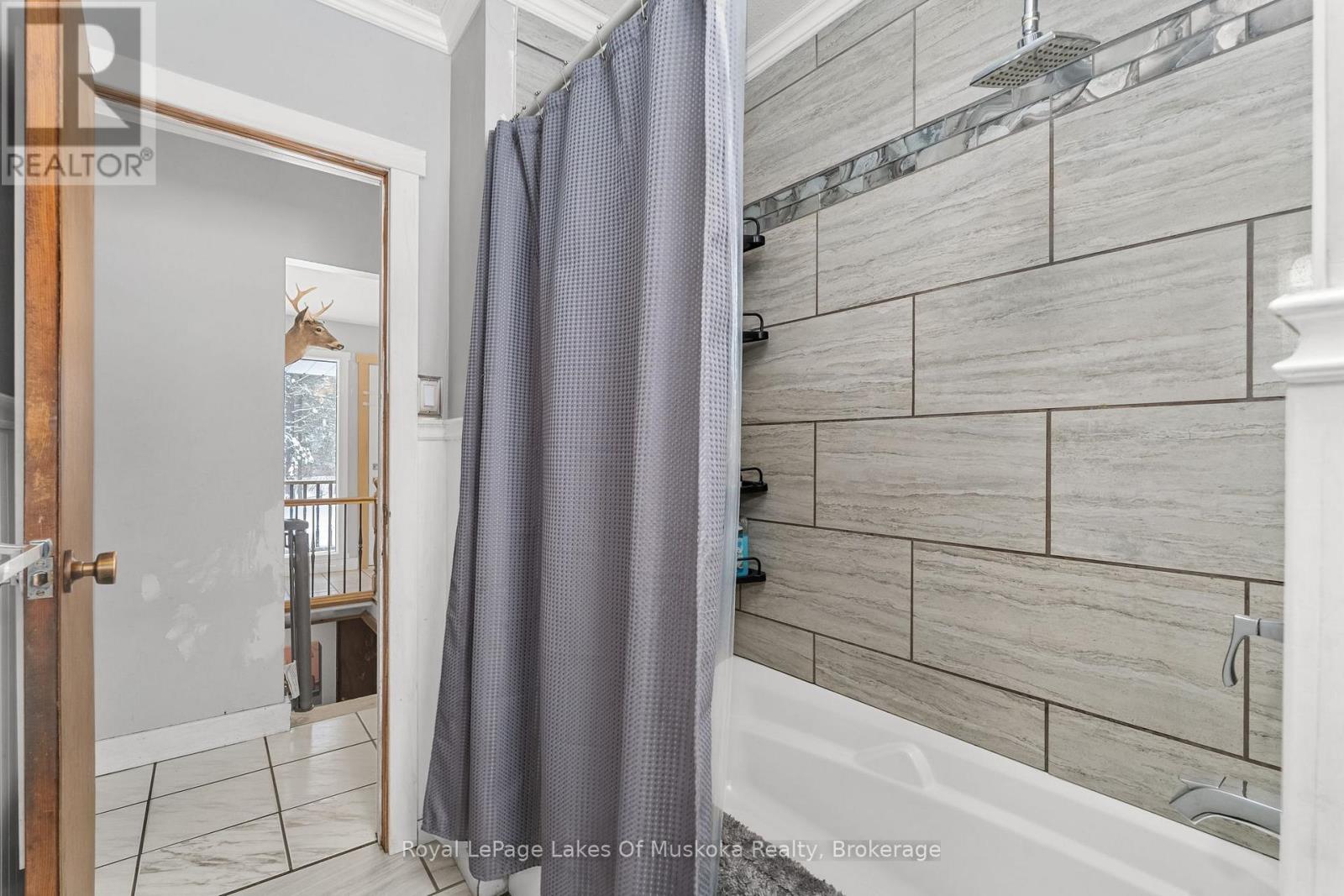 2892 60 Highway E, Lake Of Bays (Franklin), Ontario  P0A 1H0 - Photo 18 - X12702616