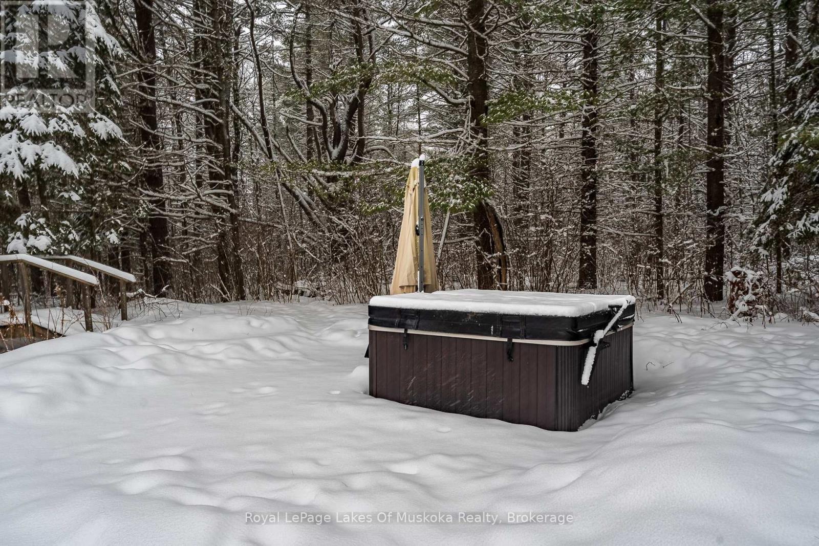 2892 60 Highway E, Lake Of Bays (Franklin), Ontario  P0A 1H0 - Photo 22 - X12702616