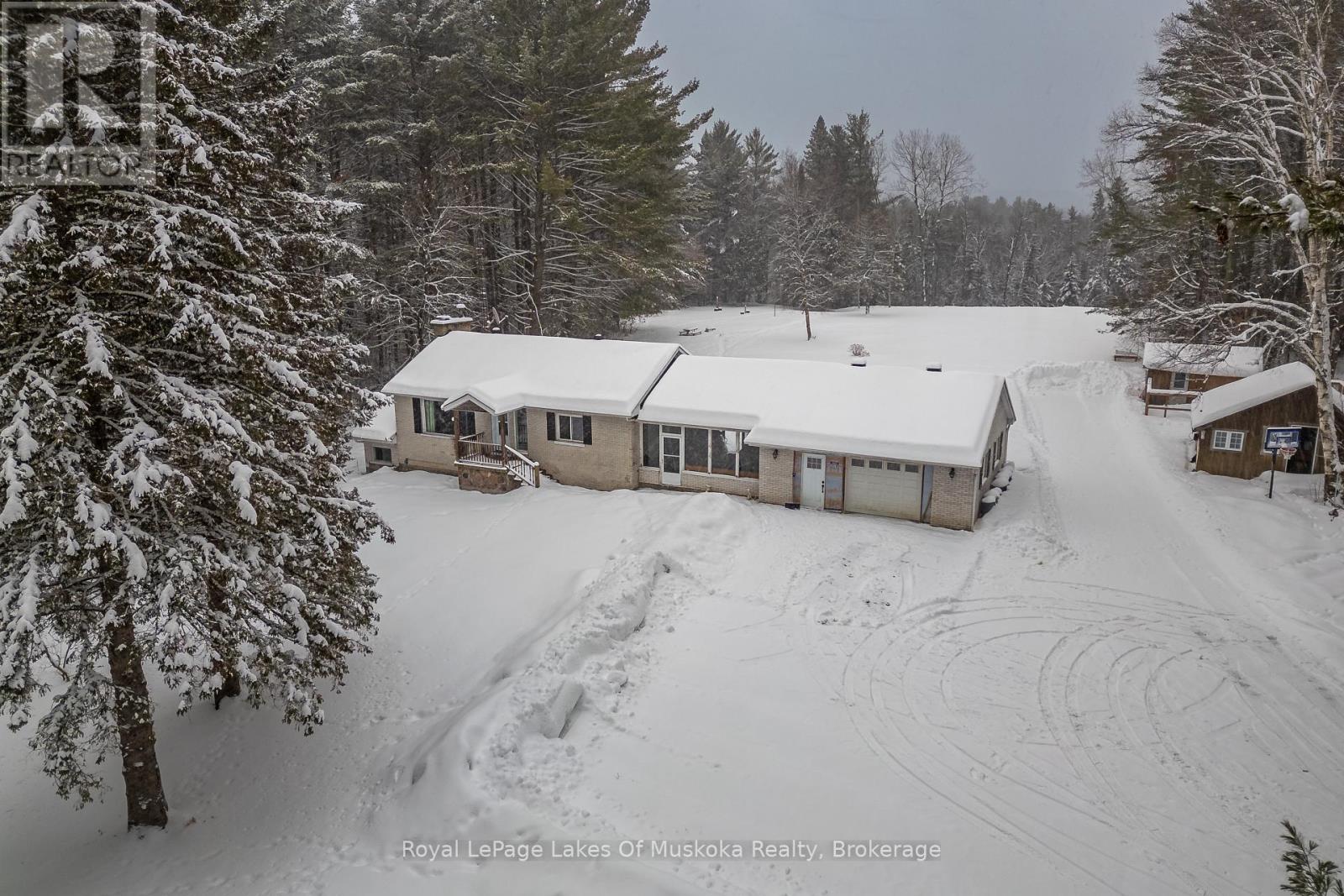 2892 60 Highway E, Lake Of Bays (Franklin), Ontario  P0A 1H0 - Photo 3 - X12702616