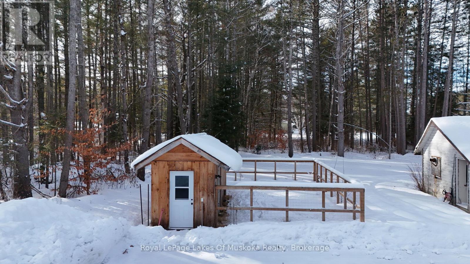 2892 60 Highway E, Lake Of Bays (Franklin), Ontario  P0A 1H0 - Photo 37 - X12702616