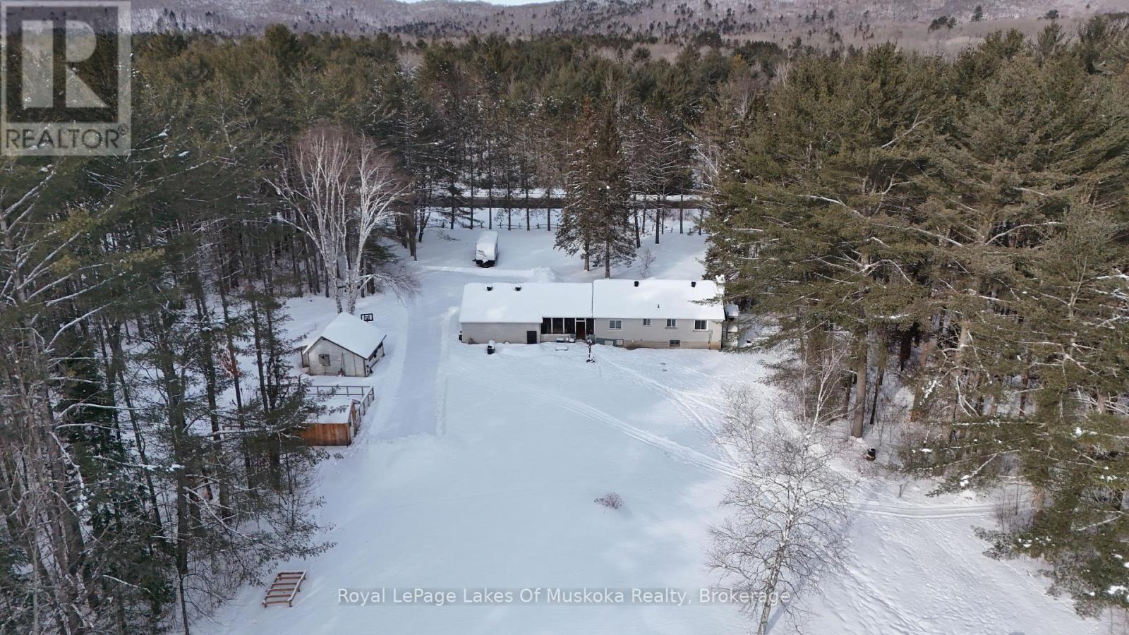 2892 60 Highway E, Lake Of Bays (Franklin), Ontario  P0A 1H0 - Photo 39 - X12702616