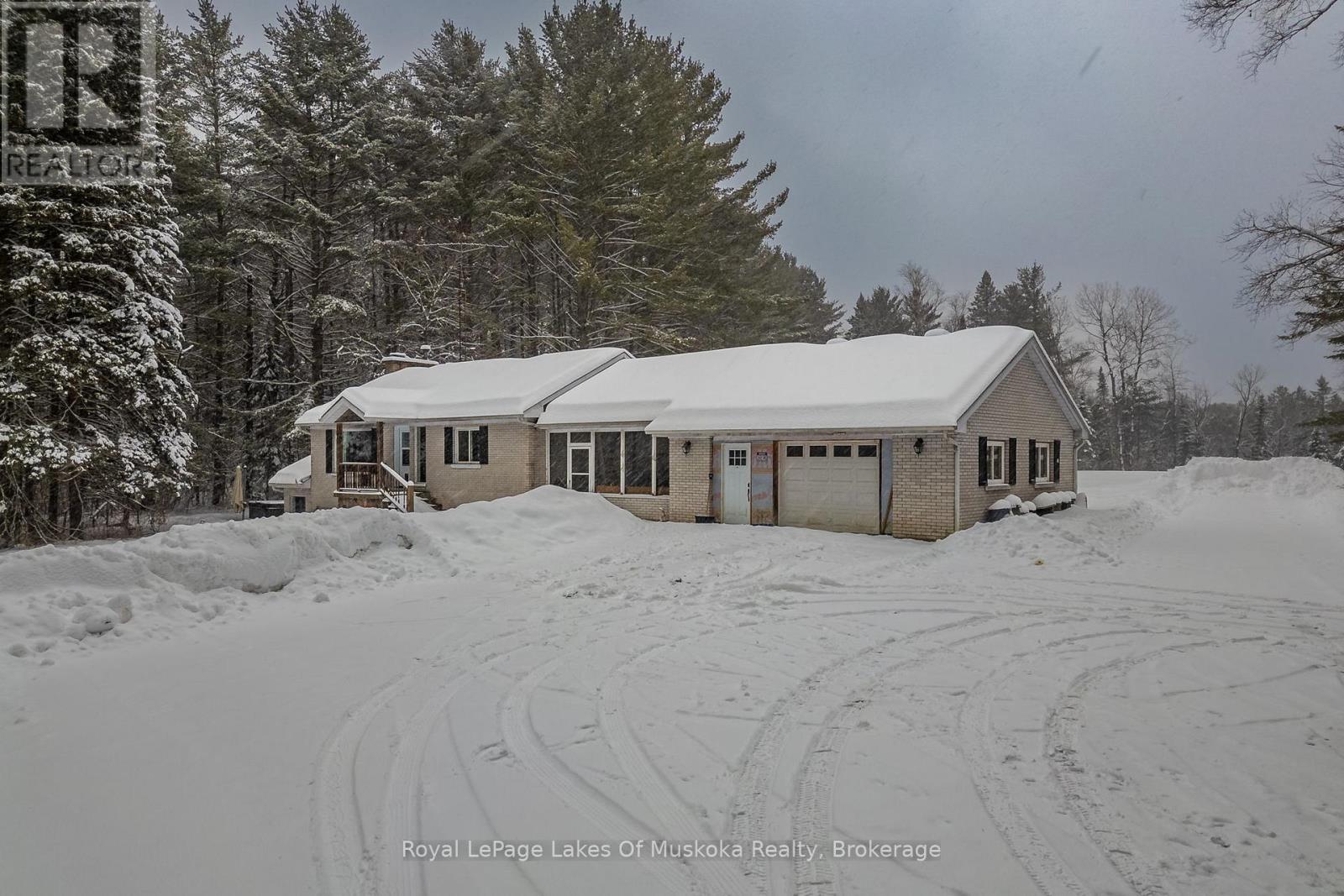 2892 60 Highway E, Lake Of Bays (Franklin), Ontario  P0A 1H0 - Photo 4 - X12702616