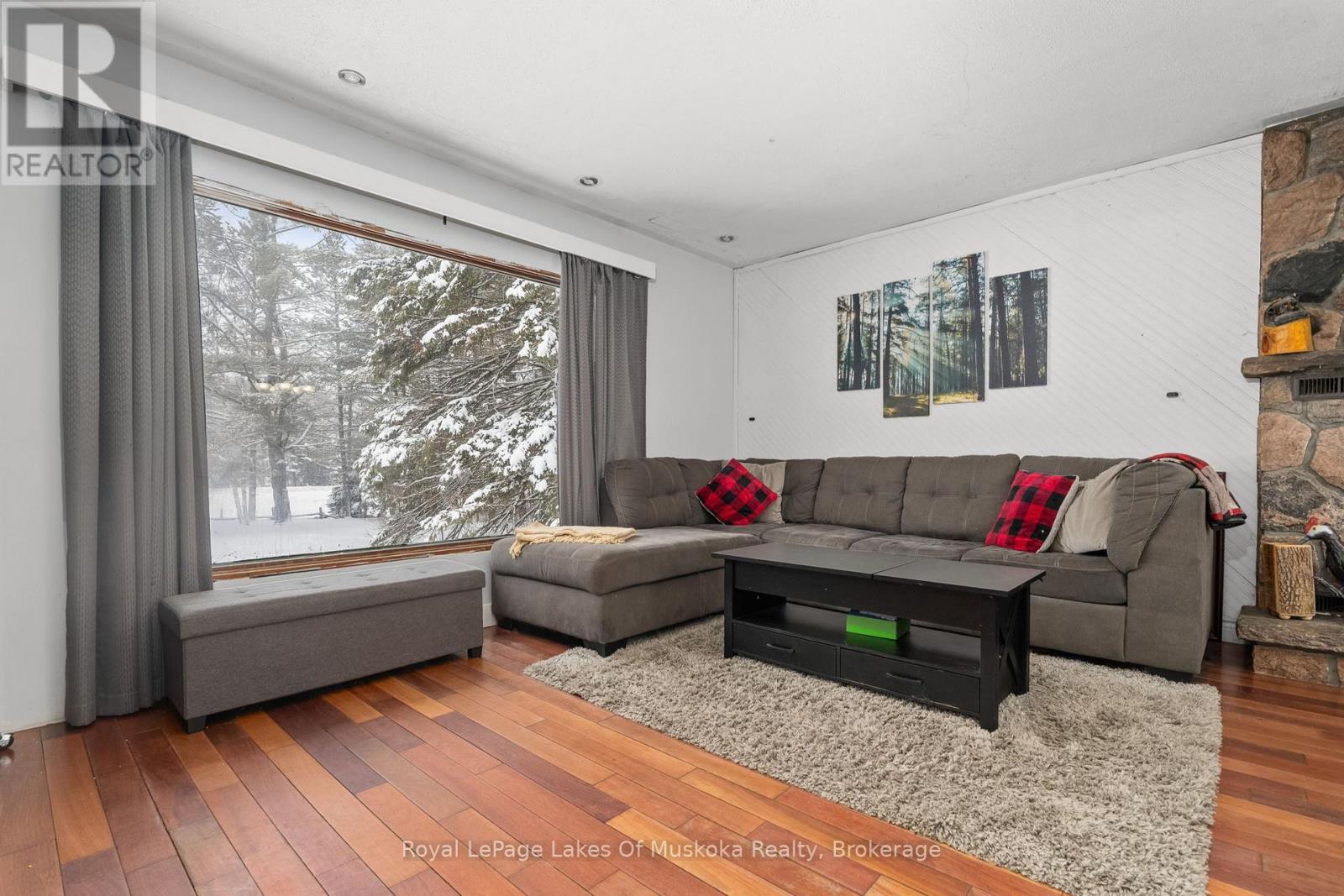 2892 60 Highway E, Lake Of Bays (Franklin), Ontario  P0A 1H0 - Photo 9 - X12702616