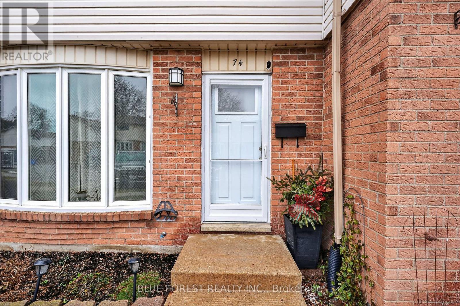 74 - 700 Exeter Road, London South, Ontario  N6E 1L2 - Photo 5 - X12702516