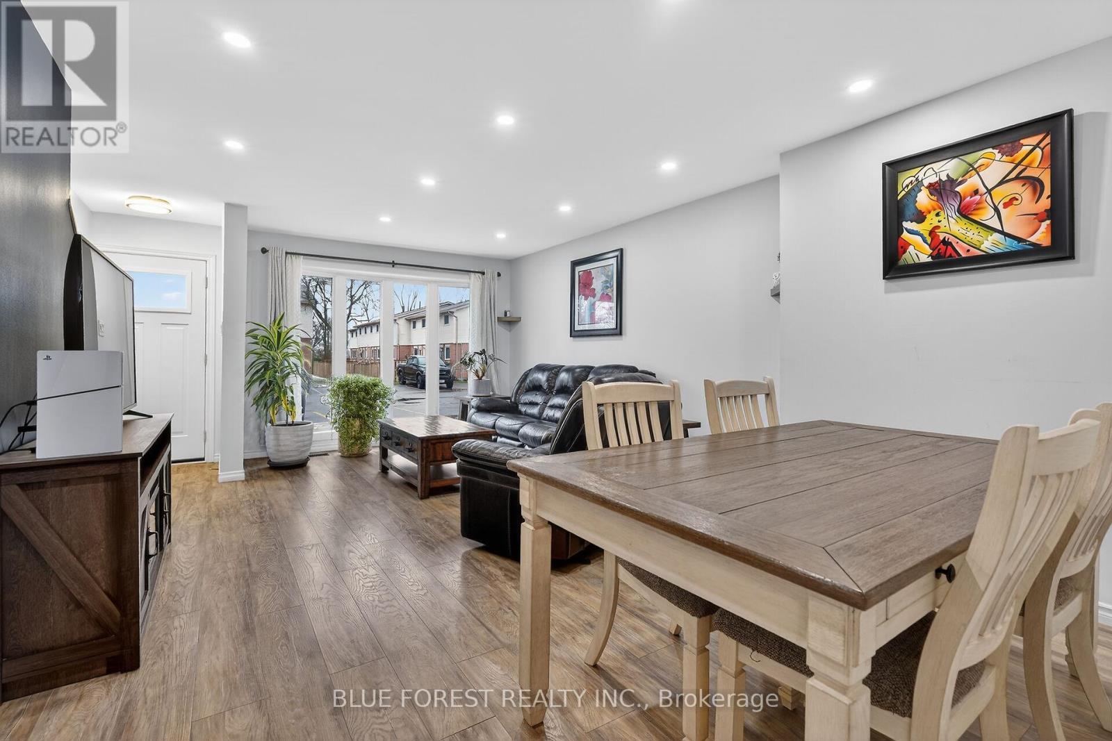 74 - 700 Exeter Road, London South, Ontario  N6E 1L2 - Photo 8 - X12702516