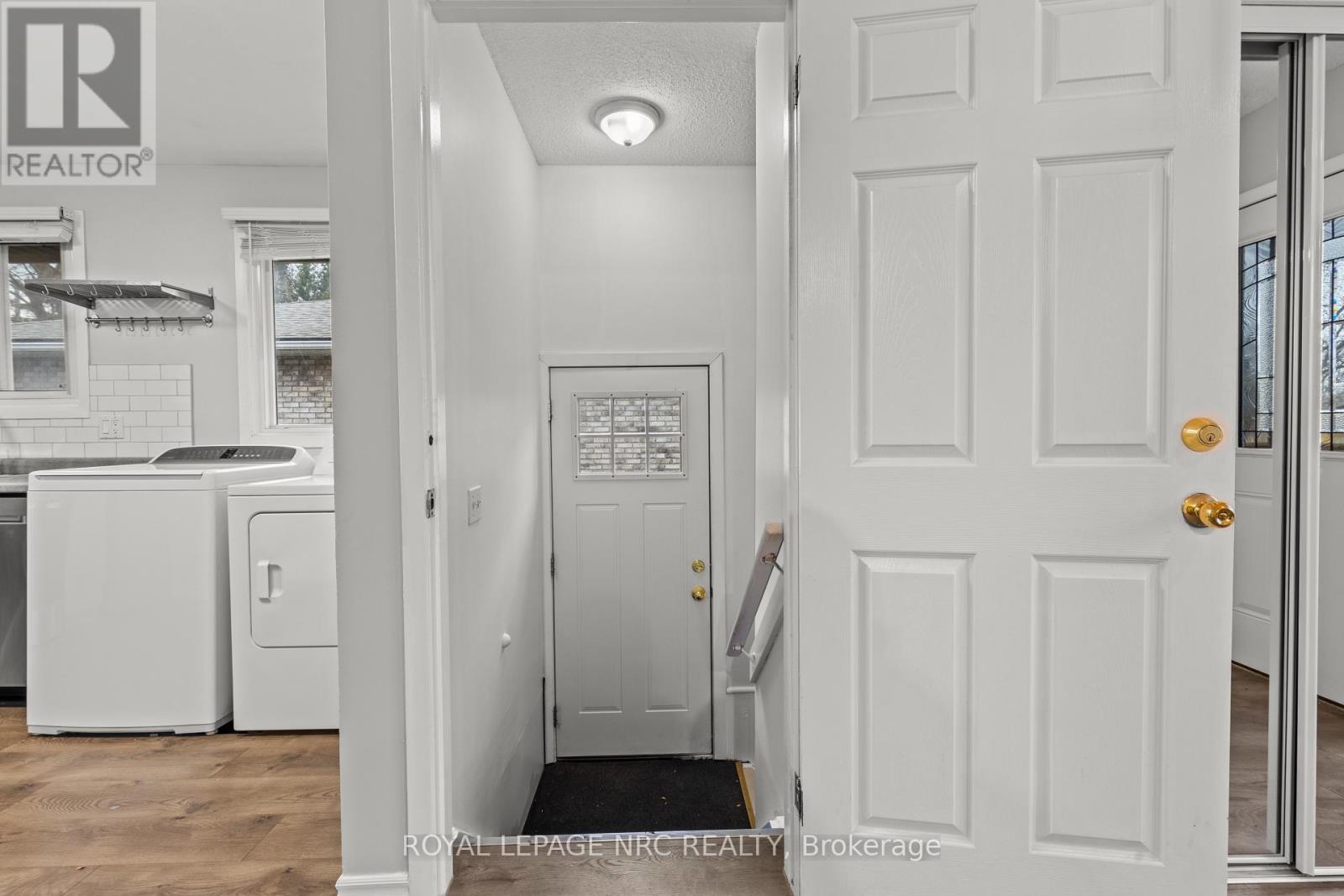 5698 Heritage Drive, Niagara Falls (Church's Lane), Ontario  L2J 3L2 - Photo 19 - X12702290