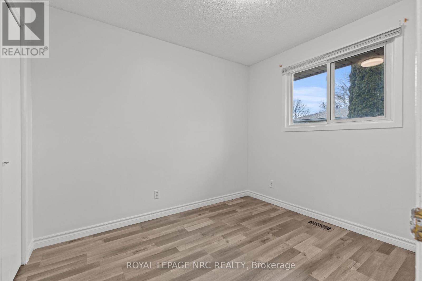 5698 Heritage Drive, Niagara Falls (Church's Lane), Ontario  L2J 3L2 - Photo 17 - X12702290