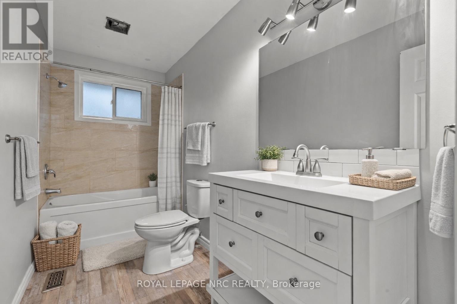 5698 Heritage Drive, Niagara Falls (Church's Lane), Ontario  L2J 3L2 - Photo 18 - X12702290