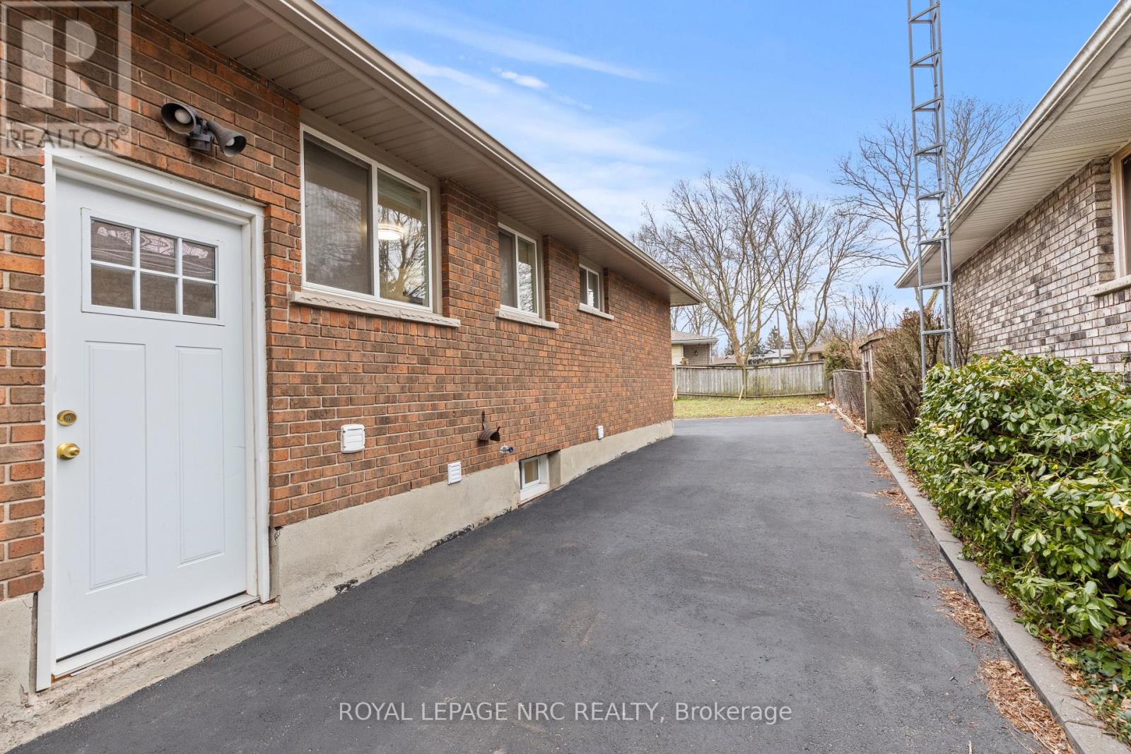 5698 Heritage Drive, Niagara Falls (Church's Lane), Ontario  L2J 3L2 - Photo 36 - X12702290