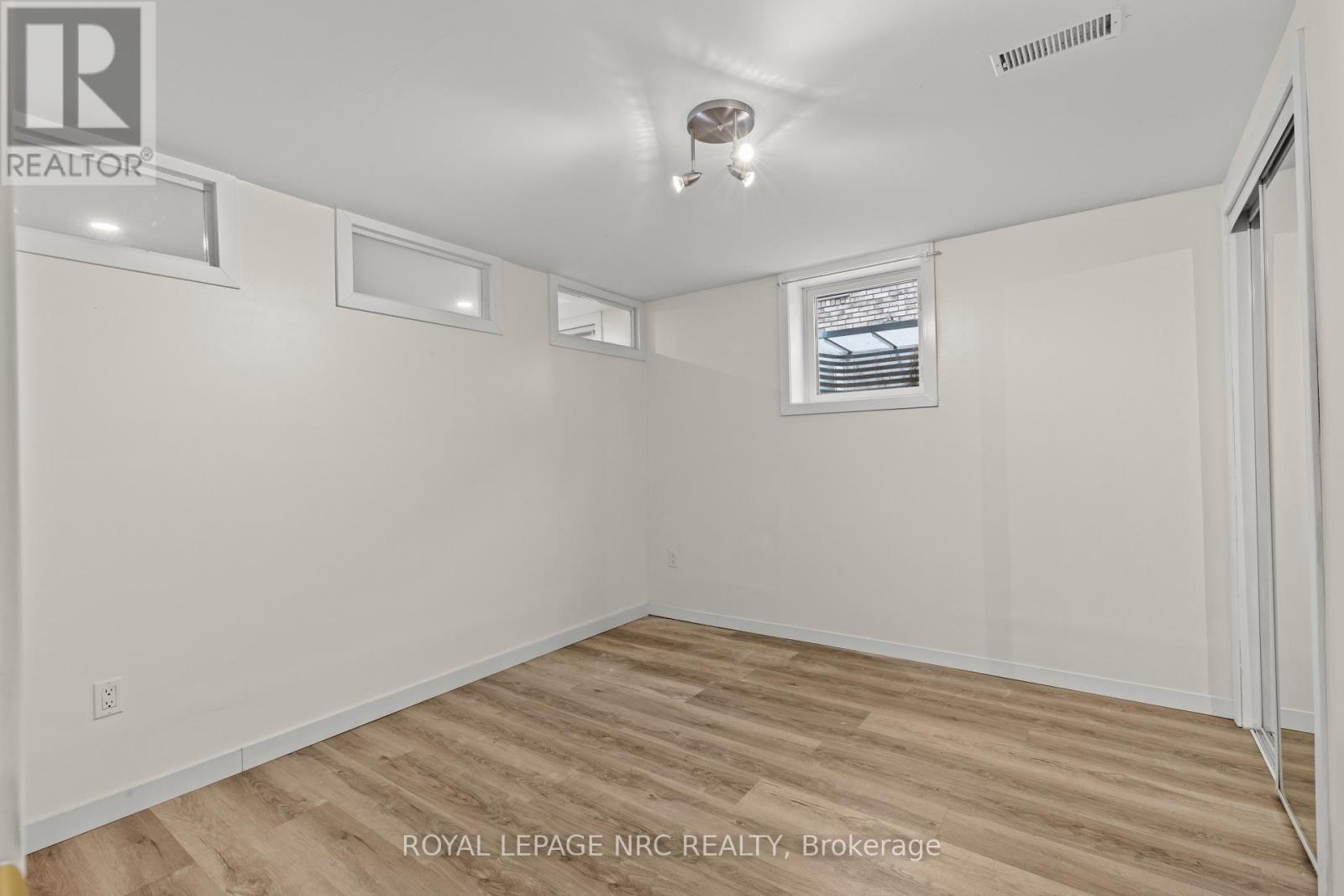 5698 Heritage Drive, Niagara Falls (Church's Lane), Ontario  L2J 3L2 - Photo 29 - X12702290