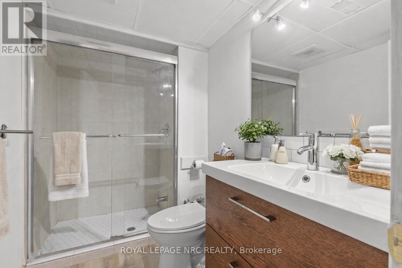 5698 Heritage Drive, Niagara Falls (Church's Lane), Ontario  L2J 3L2 - Photo 35 - X12702290