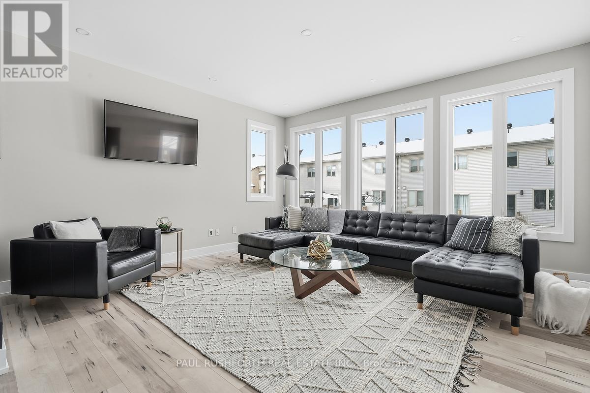 114 Dun Skipper Drive, Ottawa, Ontario  K1X 0G2 - Photo 4 - X12702468