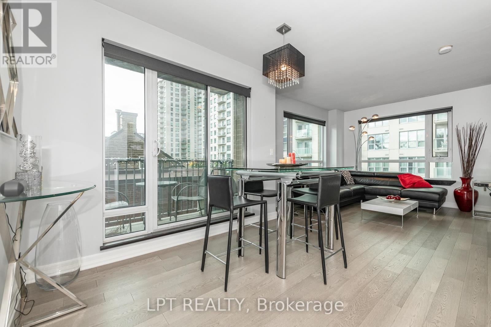 305 - 200 Besserer Street, Ottawa, Ontario  K1N 0A7 - Photo 11 - X12702488