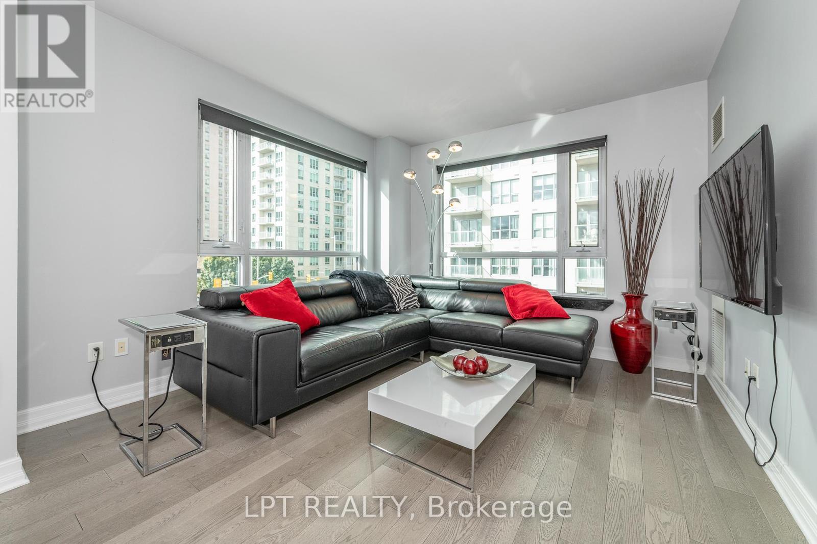 305 - 200 Besserer Street, Ottawa, Ontario  K1N 0A7 - Photo 13 - X12702488