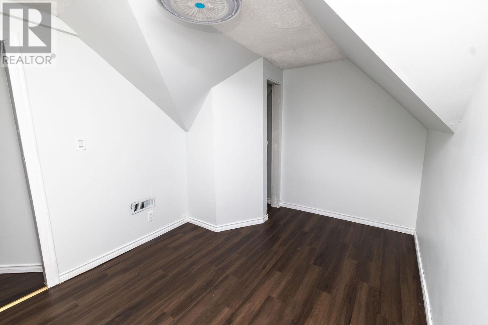 55 Grosvenor Ave, Sault Ste. Marie, Ontario P6B 2L8 - Photo 22 - SM252353