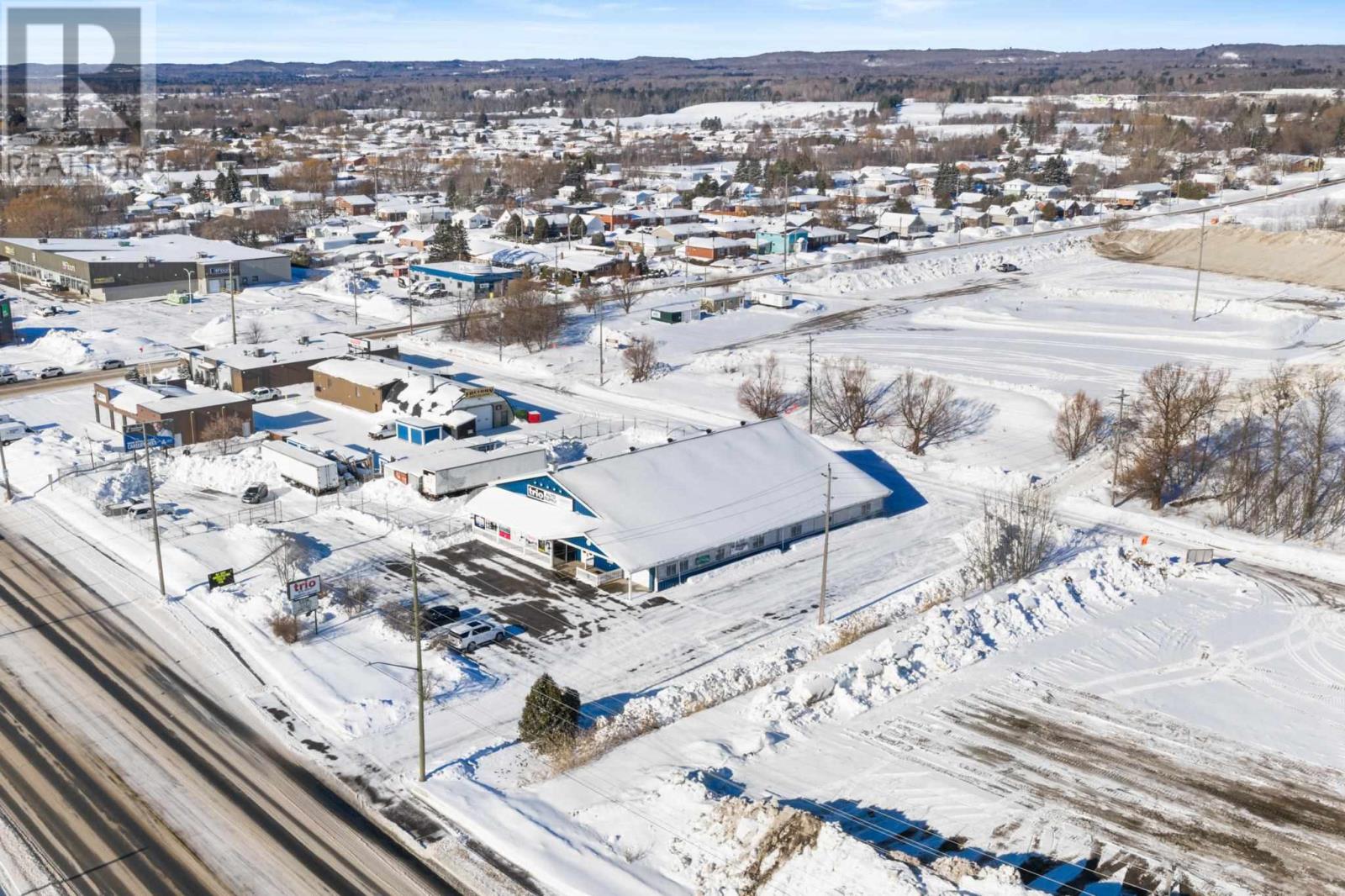 20 Second Lin E, Sault Ste. Marie, Ontario  P6C 2M6 - Photo 7 - SM260105