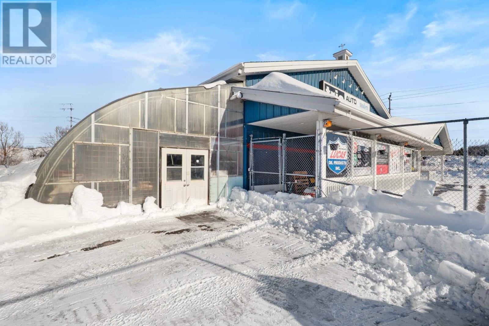 20 Second Lin E, Sault Ste. Marie, Ontario  P6C 2M6 - Photo 4 - SM260105