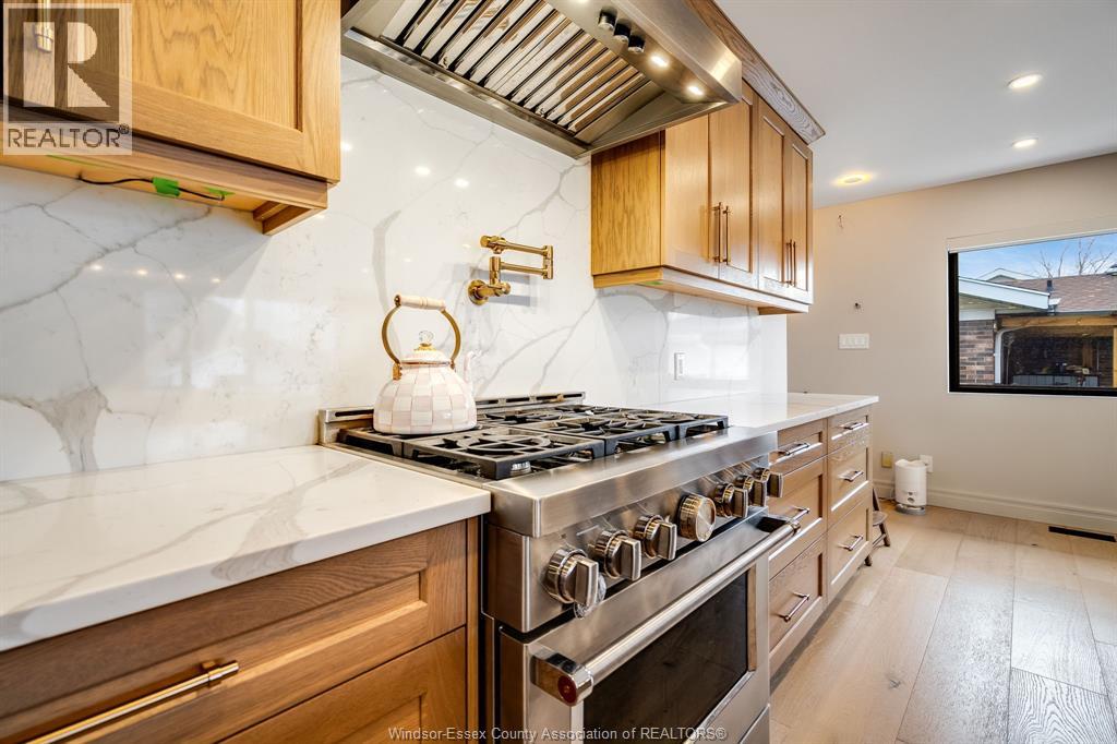 20 Elizabeth Crescent, Leamington, Ontario  N8H 4Y1 - Photo 8 - 26001049