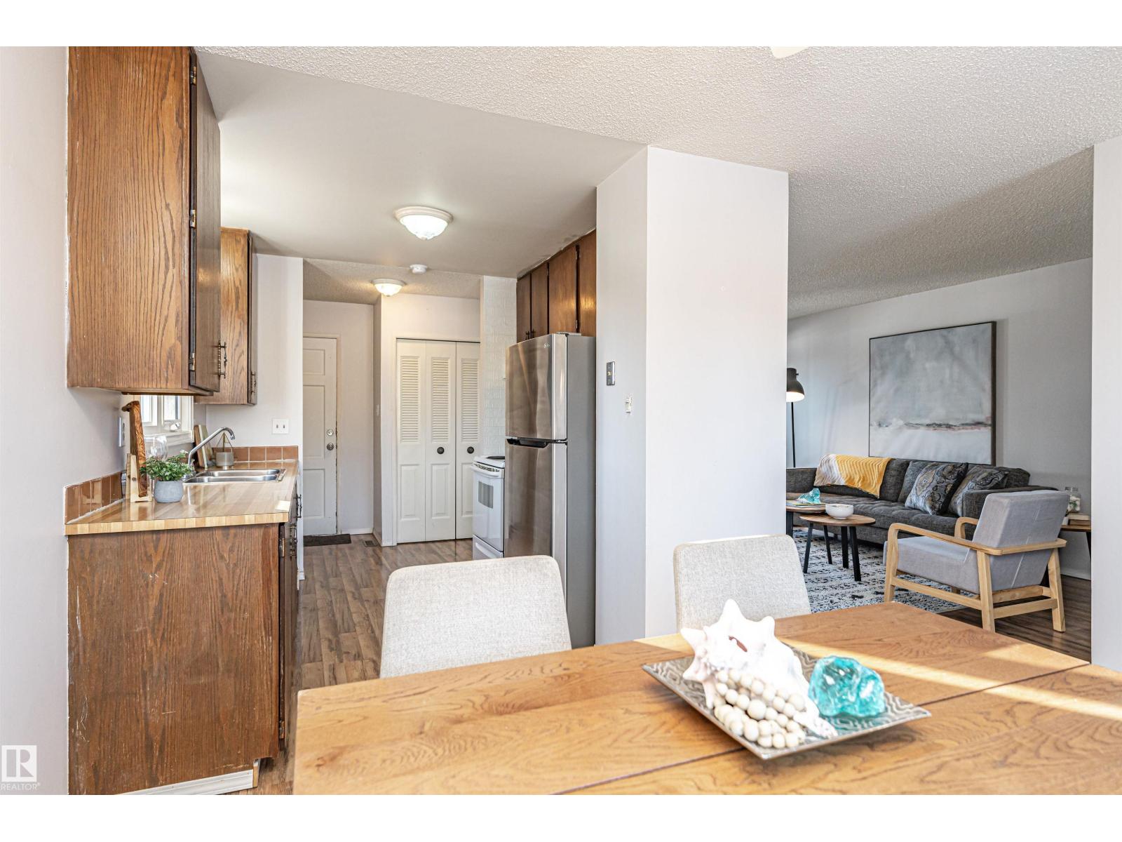 8660 27 Av Nw, Edmonton, Alberta  T6K 2X4 - Photo 14 - E4470235