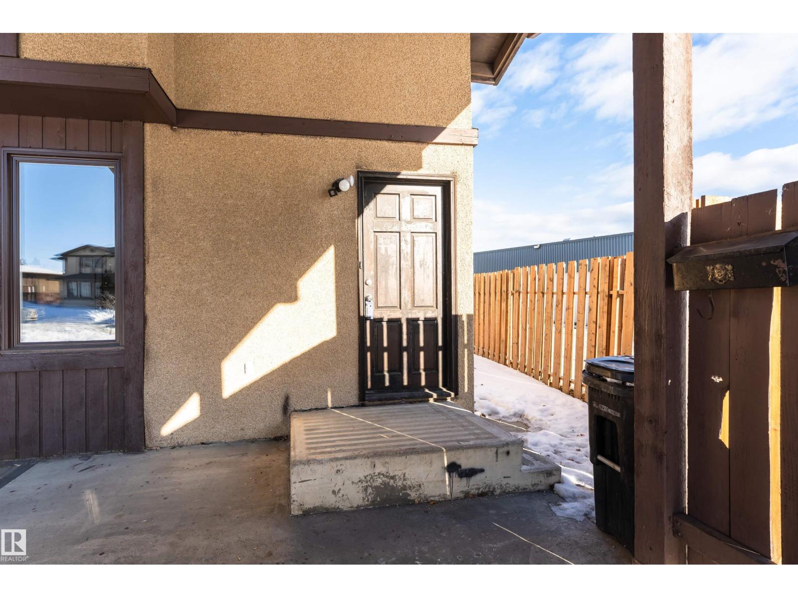 8660 27 Av Nw, Edmonton, Alberta  T6K 2X4 - Photo 3 - E4470235