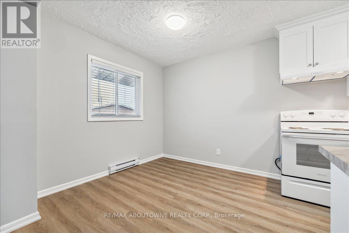 3 - 2350 Queensway Drive, Burlington, Ontario  L7R 3T3 - Photo 10 - W12683348