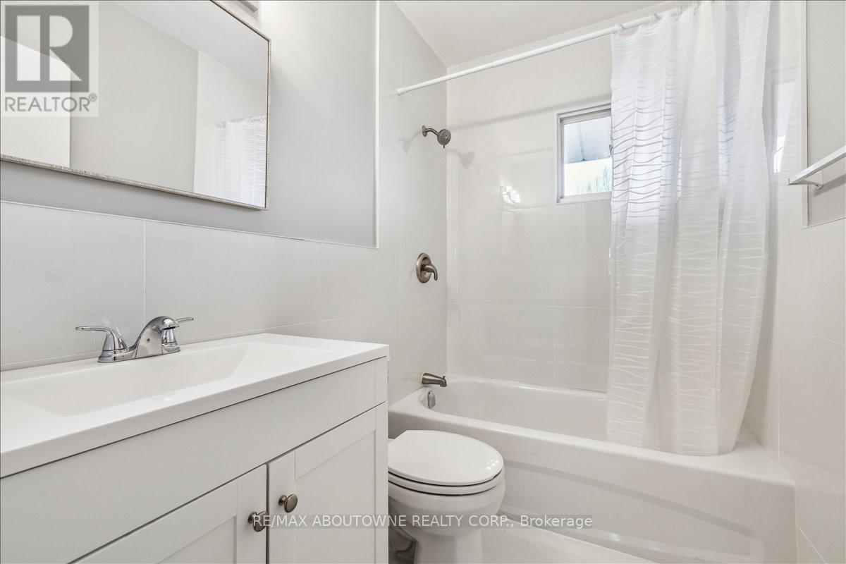 3 - 2350 Queensway Drive, Burlington, Ontario  L7R 3T3 - Photo 25 - W12683348