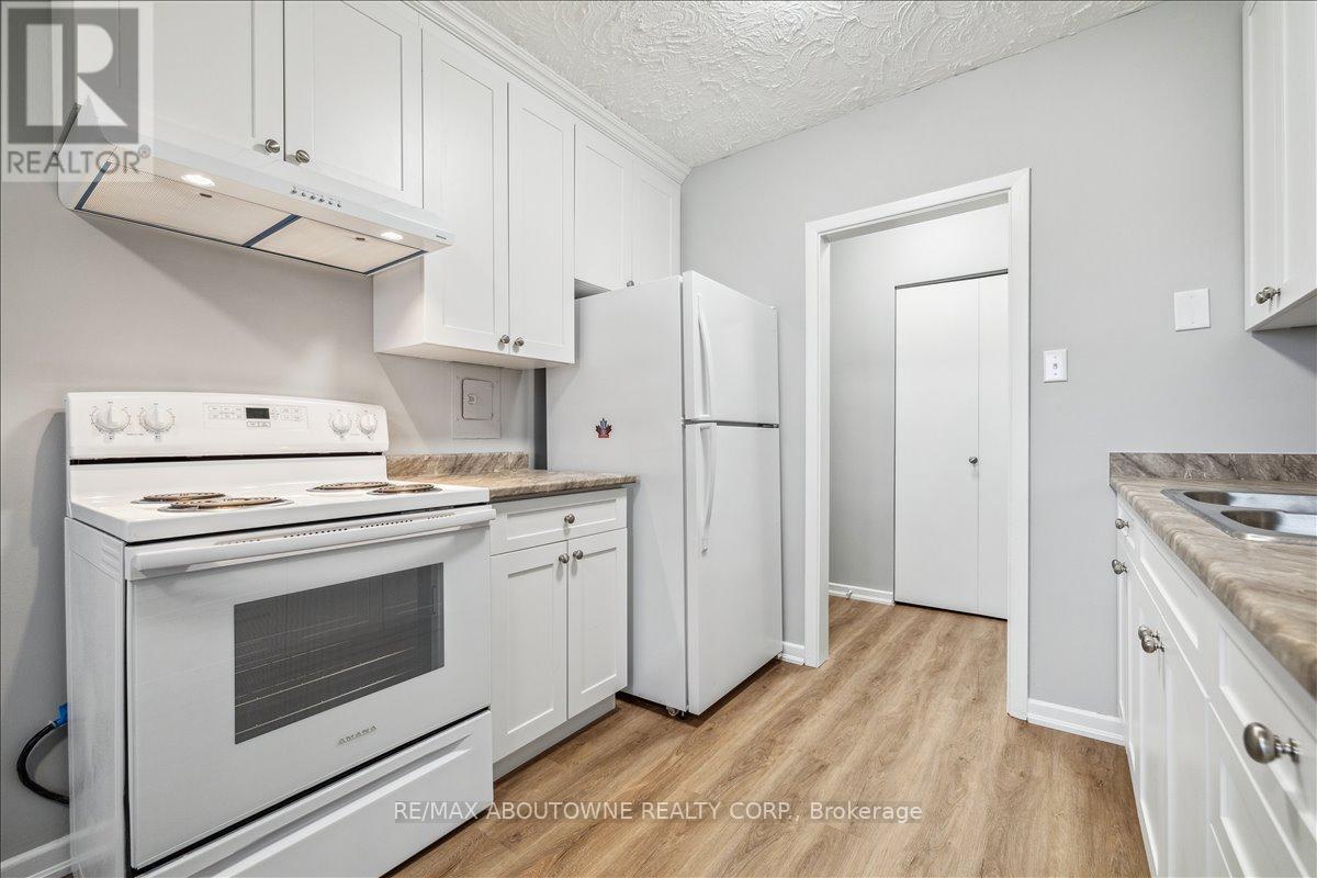 3 - 2350 Queensway Drive, Burlington, Ontario  L7R 3T3 - Photo 15 - W12683348