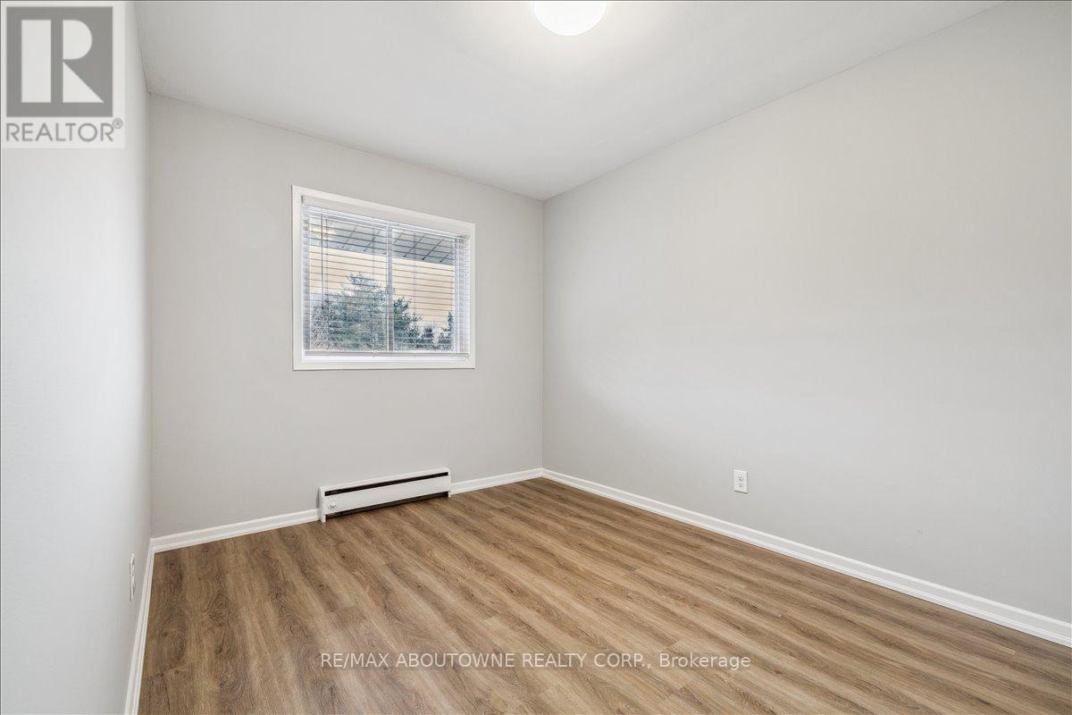 3 - 2350 Queensway Drive, Burlington, Ontario  L7R 3T3 - Photo 19 - W12683348