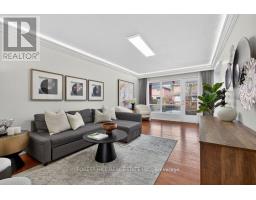 26 FONTAINBLEAU DRIVE, Toronto, Ontario