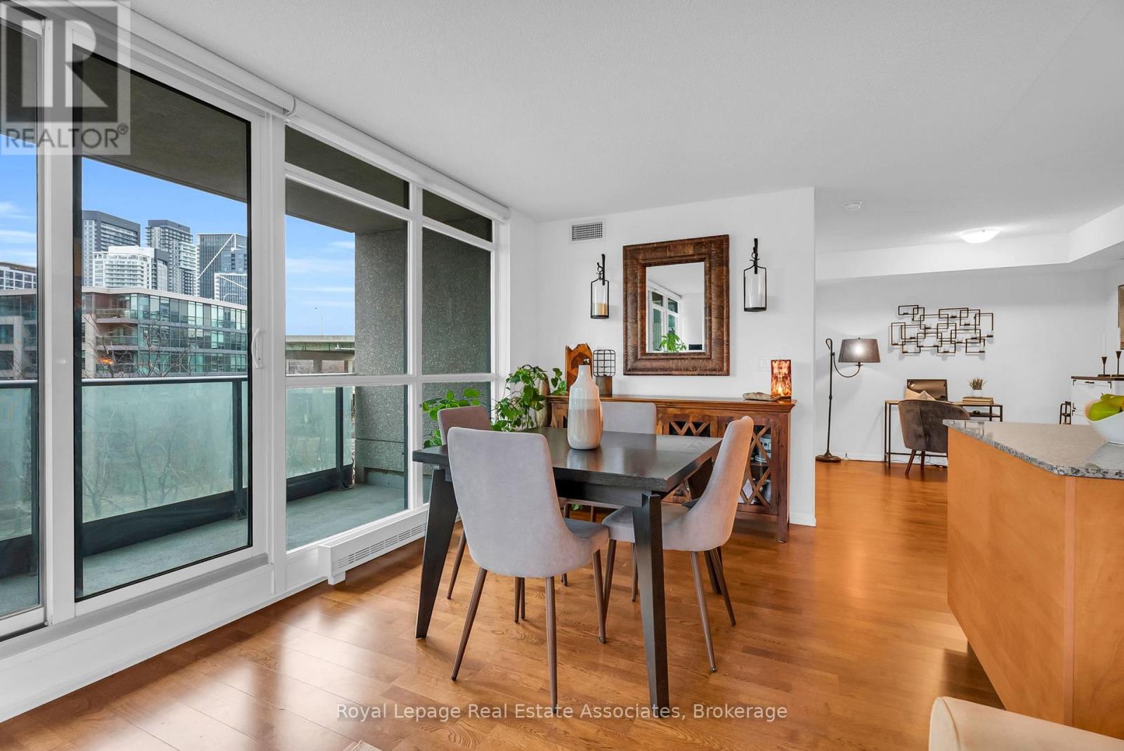 583 - 209 Fort York Boulevard, Toronto, Ontario  M5V 4A1 - Photo 16 - C12702406