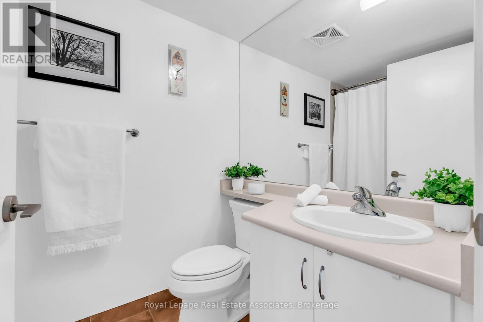 583 - 209 Fort York Boulevard, Toronto, Ontario  M5V 4A1 - Photo 21 - C12702406