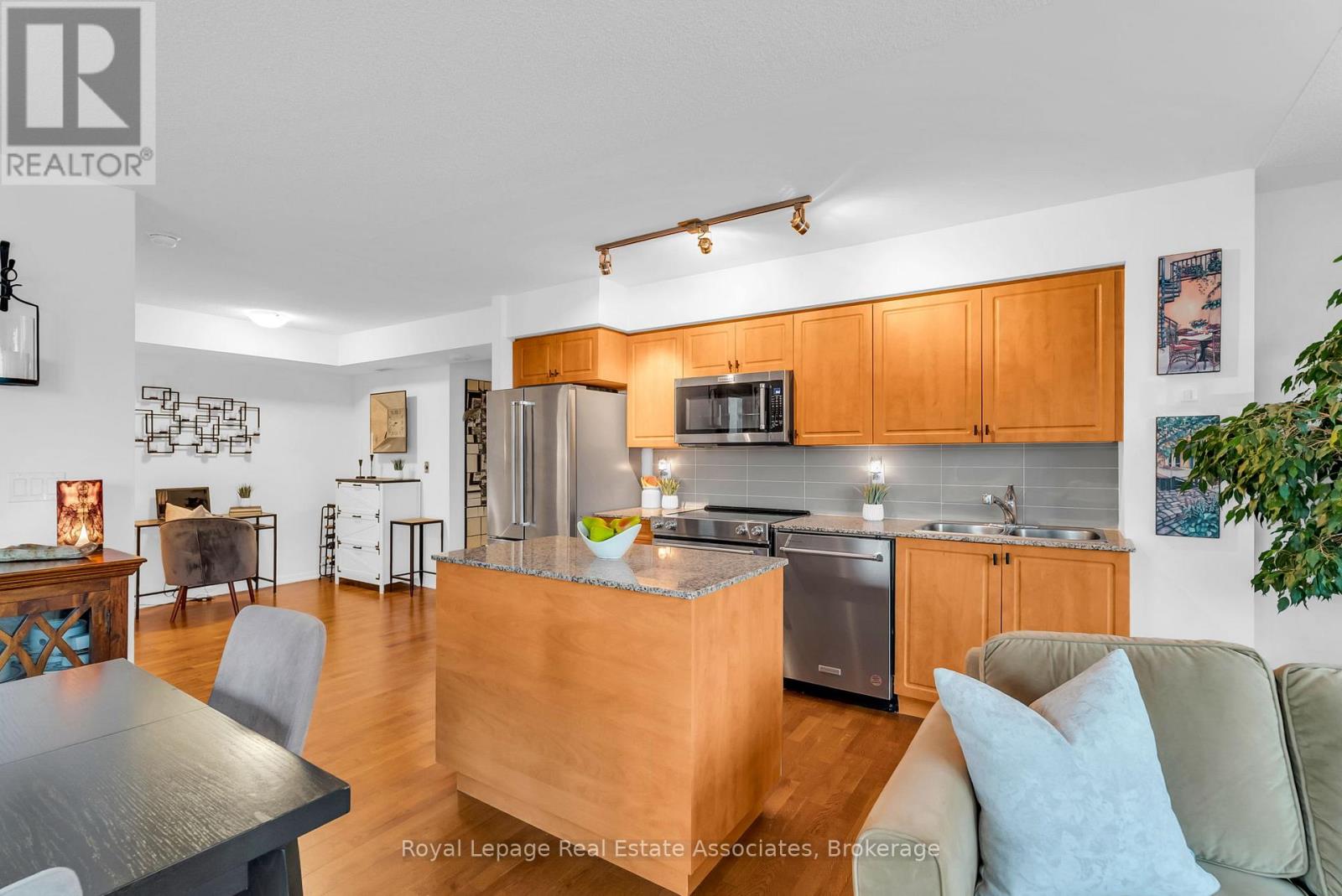 583 - 209 Fort York Boulevard, Toronto, Ontario  M5V 4A1 - Photo 7 - C12702406