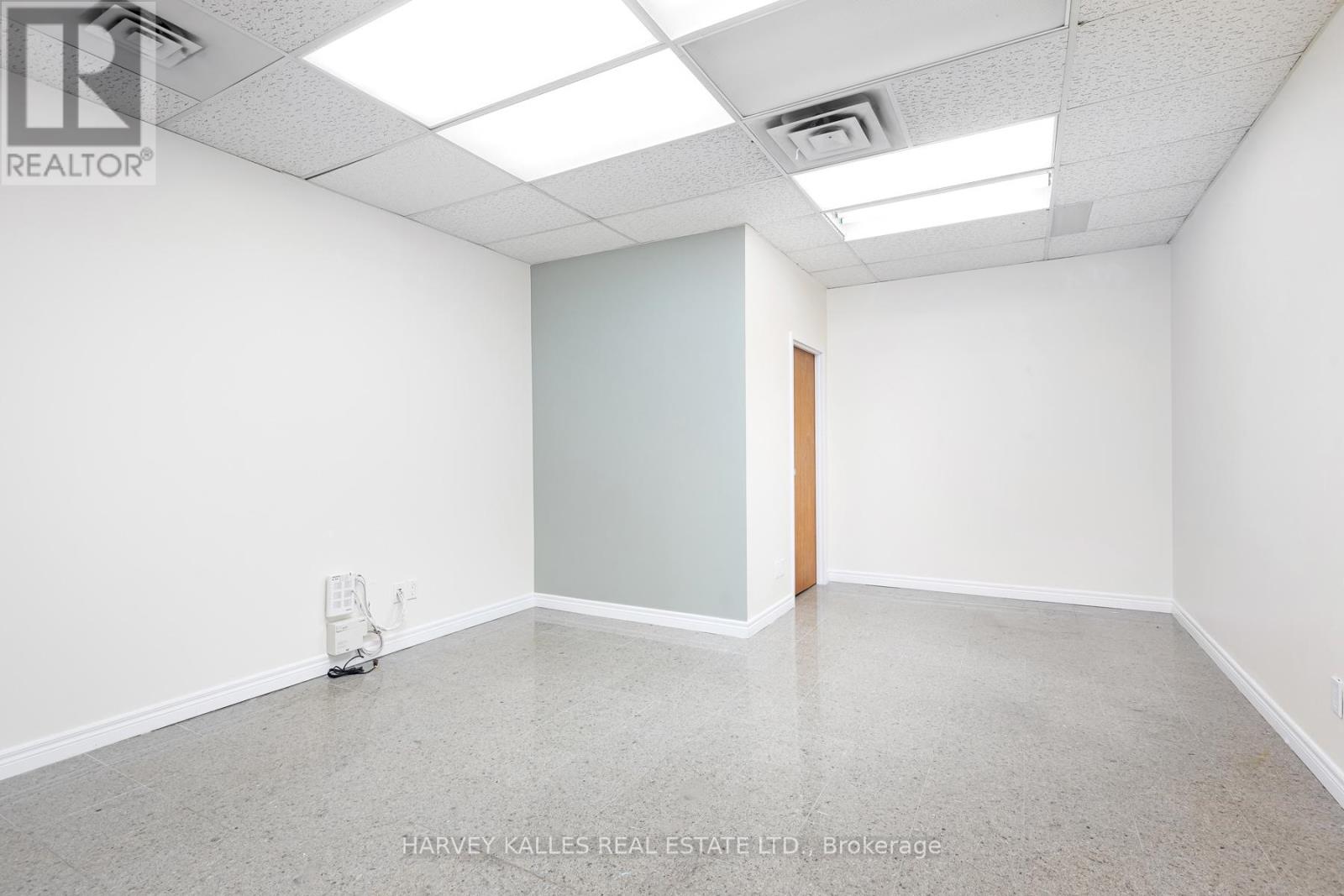 304 - 6013 Yonge Street, Toronto, Ontario  M2M 3W2 - Photo 10 - C12702412
