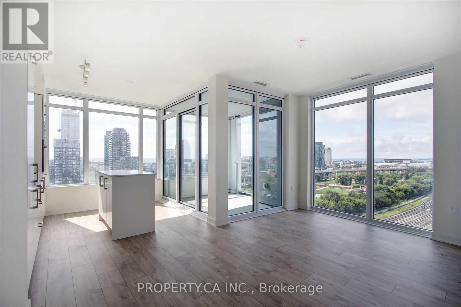 1404w - 27 Bathurst Street, Toronto, Ontario  M5V 2P1 - Photo 2 - C12702624