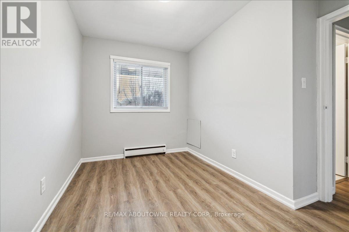 3 - 2350 Queensway Drive, Burlington, Ontario  L7R 3T3 - Photo 23 - W12683348