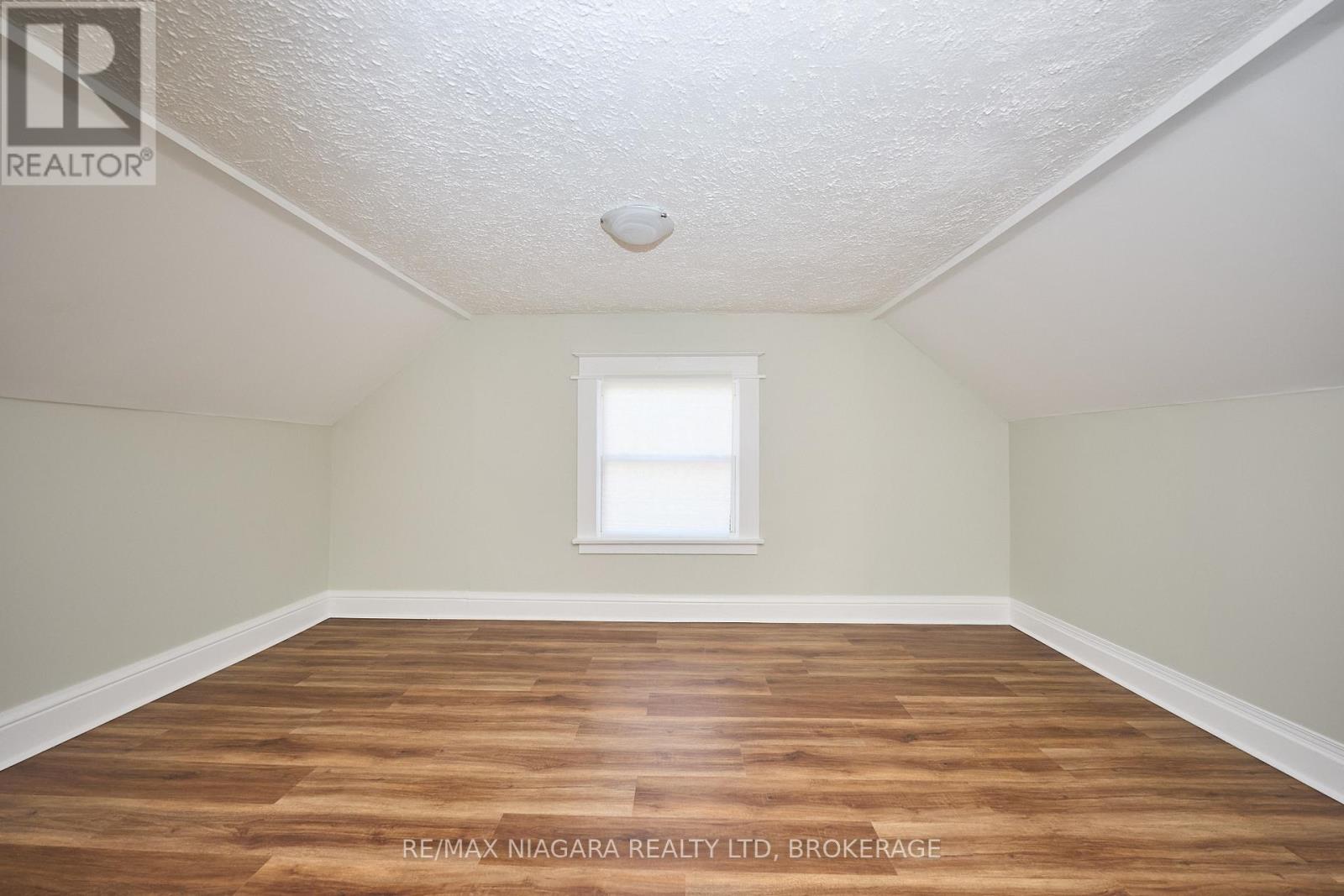 5006 Morrison Street, Niagara Falls, Ontario  L2E 2C6 - Photo 14 - X12700934