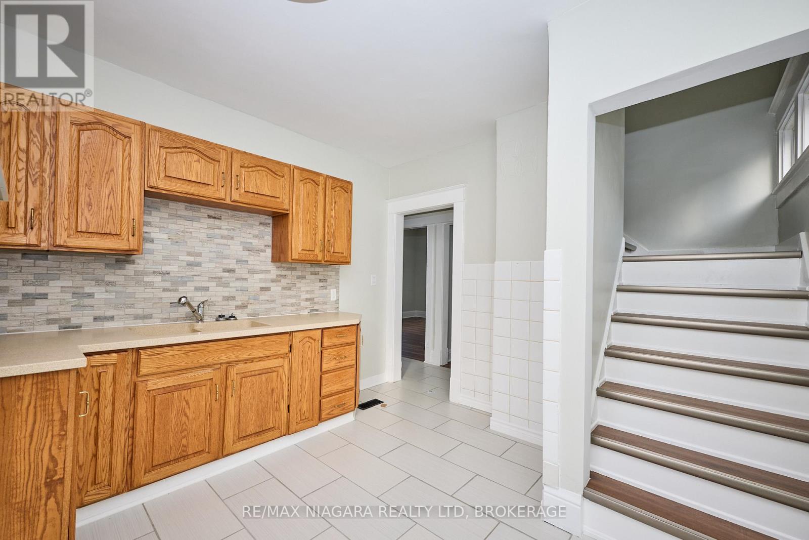 5006 Morrison Street, Niagara Falls, Ontario  L2E 2C6 - Photo 9 - X12700934